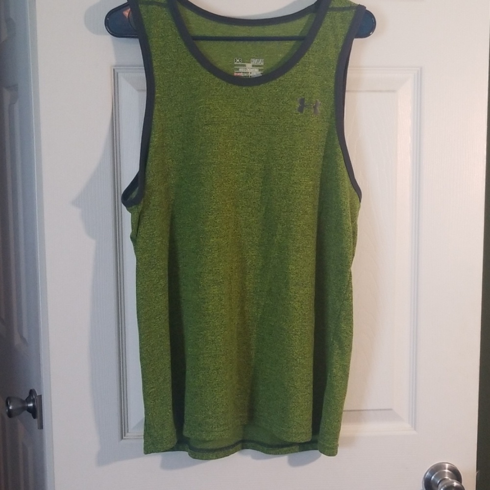 Size medium under armour tank